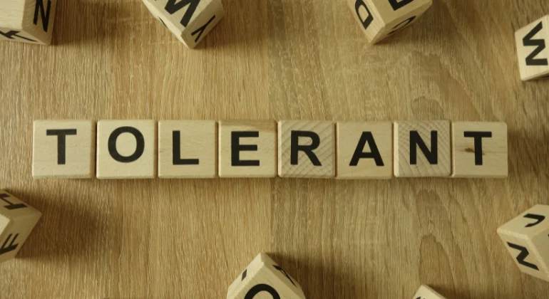 إذاعة مدرسية عن التسامح بالانجليزية