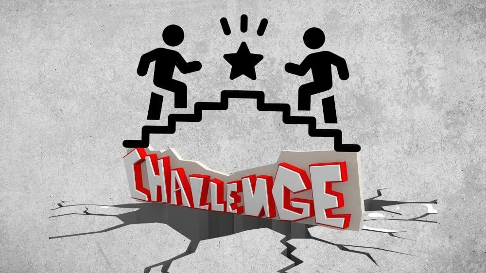 شخصان يتنافسان فوق كلمة تحدي