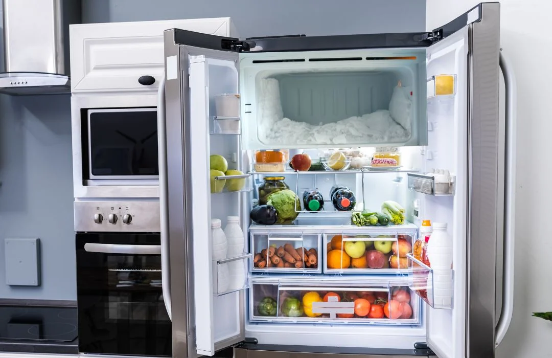 تكون كتل ثلج داخل الفريزر تكون كتل ثلج داخل الفريزر